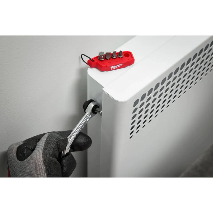 Milwaukee 7-in-1 Multi-Bit Mini Ratchet 48-22-2950