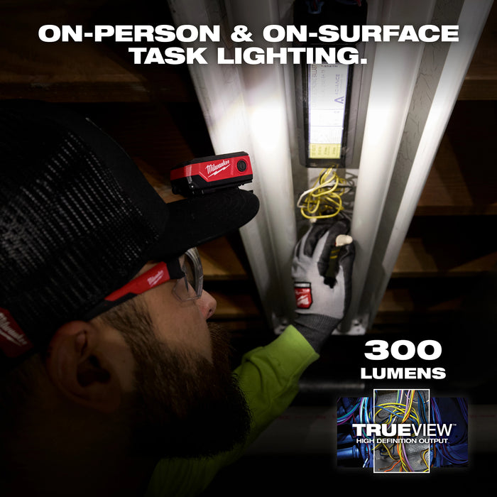 Milwaukee 2014R clip light in use