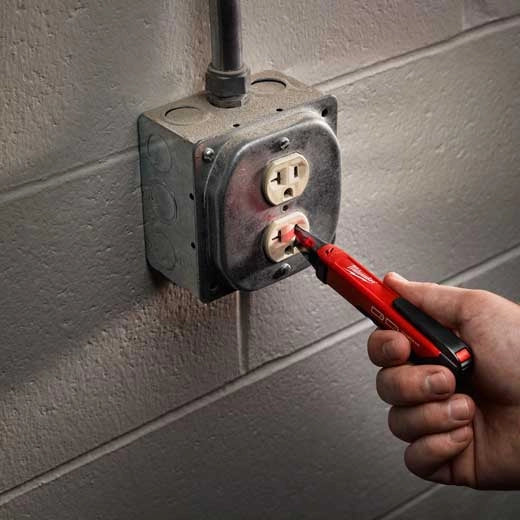 Milwaukee Voltage Detector with LED  2202-20